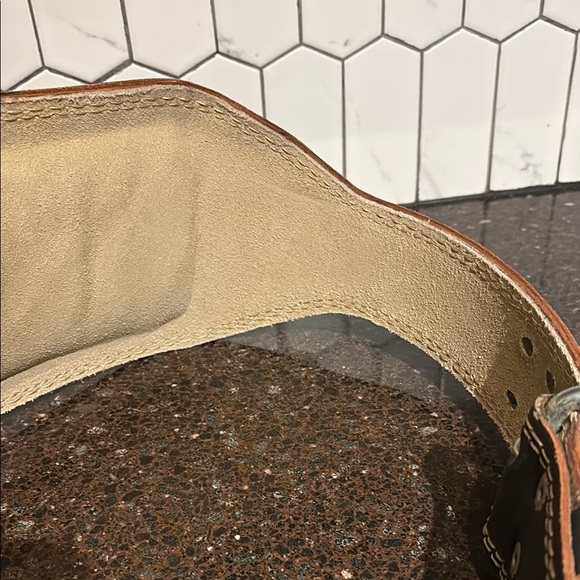 Harbinger Black Leather 6" Padded Weightlifting Belt with Suede Lining XL - 49” - Picture 4 of 5